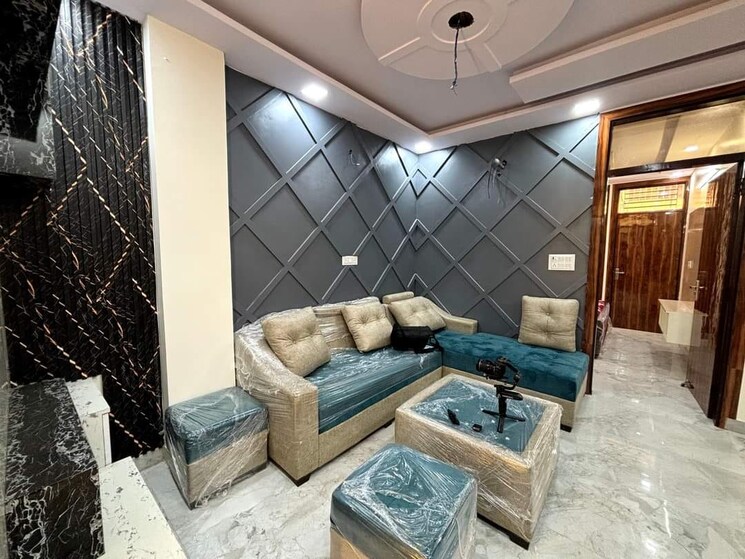 Living Room, dwarka mor 3 Bedroom 85 Sq.Yd. Apartment In Dwarka Mor Delhi 8022910