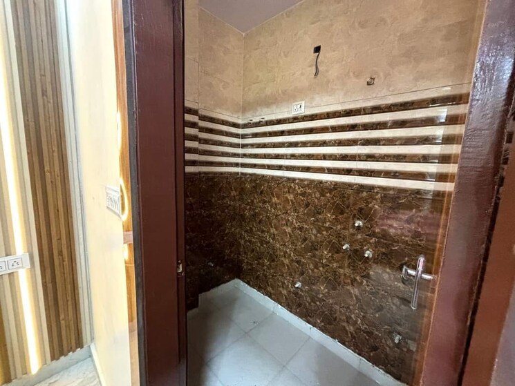 Other, dwarka mor 3 Bedroom 85 Sq.Yd. Apartment In Dwarka Mor Delhi 8022910