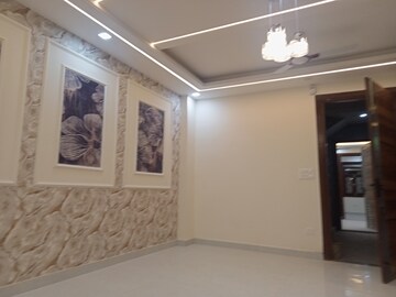 Room in 3 BHK Builder Floor at Palam Colony – for Rent
