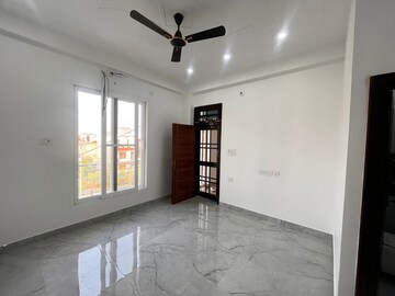 Room in 2 BHK Independent House at Gomti Nagar – for Rent