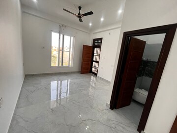 Room in 2 BHK Independent House at Gomti Nagar – for Rent