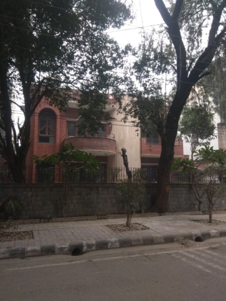 Exterior View, new friends colony 5 Bedroom 300 Sq.Yd. Independent House In New Friends Colony Delhi 8023012