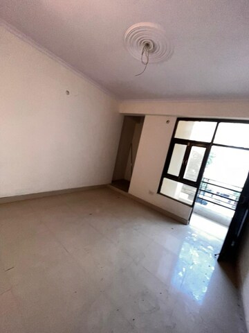 Room in 2 BHK Apartment at Amna Rolex Estate, Faizabad Road – for Rent