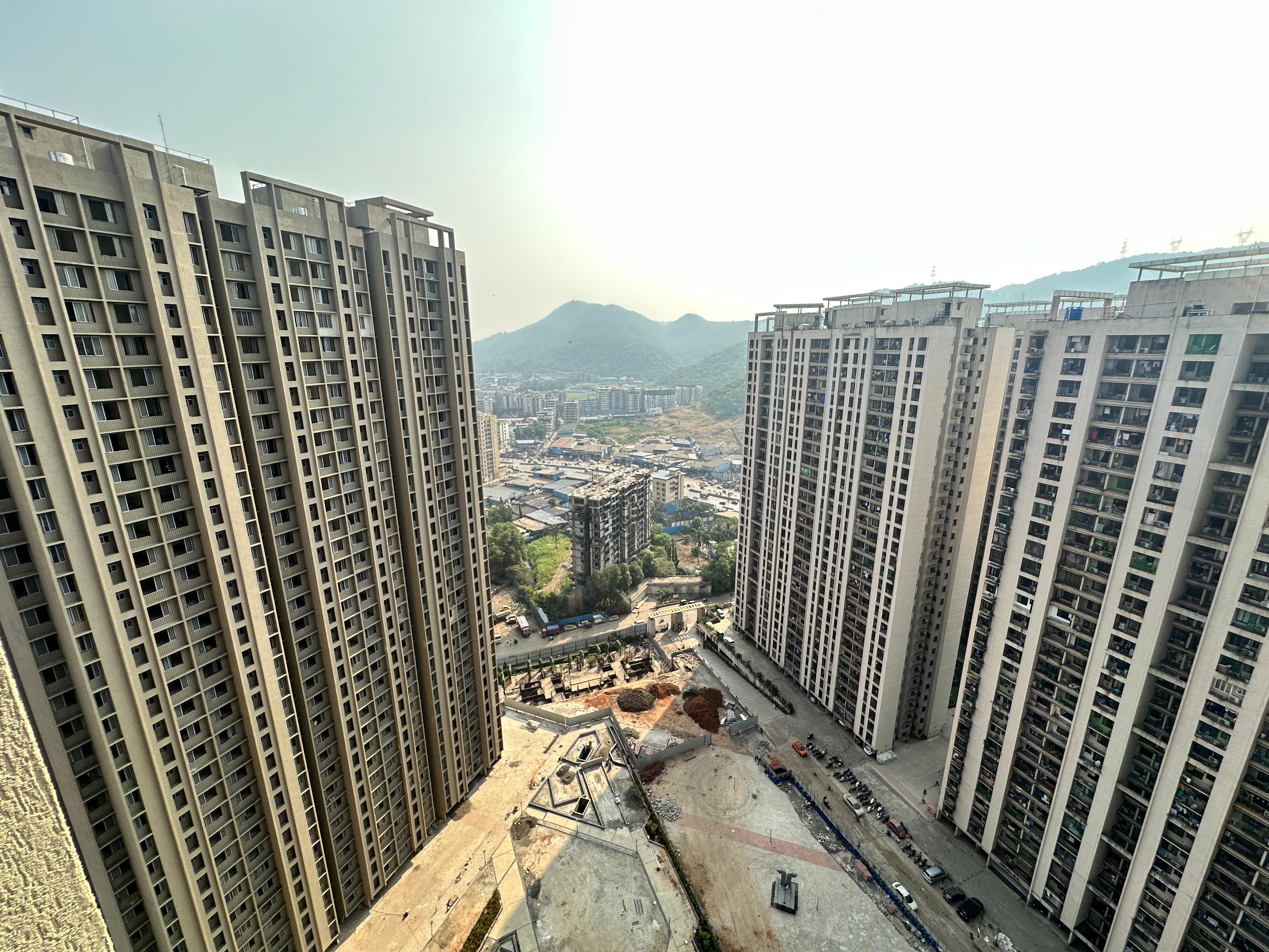 1 BHK + Servant Room 690 Sq.Ft. Apartment in Dosti Planet North Onyx