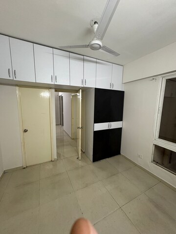 Room in 2 BHK Apartment at Sector 37d – for Rent