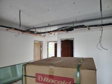Room in 4 BHK Apartment at Jayabheri The Peaks, Narsingi – for Sale