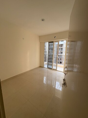 Room in 2 BHK Apartment at Signature Global The Millennia, Sector 37d – for Rent