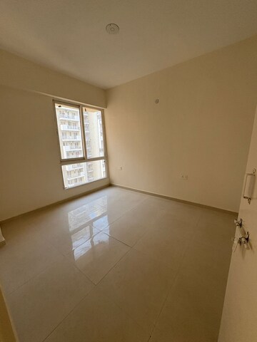 Room in 2 BHK Apartment at Signature Global The Millennia, Sector 37d – for Rent