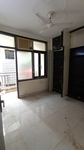 Room in 2 BHK Builder Floor at Govindpuri – for Rent