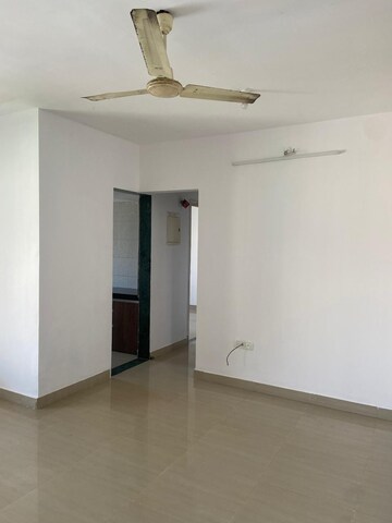 2 BHK Apartment For Rent in Lodha Amara, Kolshet Road