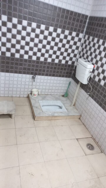 Bathroom in 1 RK Builder Floor at Sector 46 – for Rent