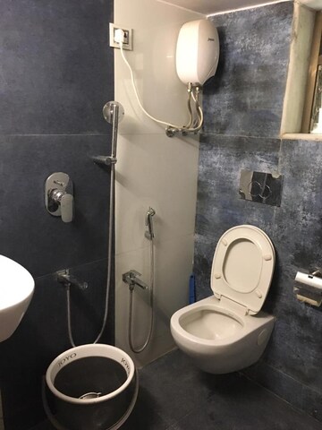 Bathroom in 3 BHK Apartment at Kalpataru Sunrise Grande, Kolshet Road – for Sale