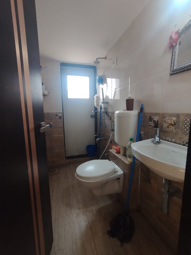 Bathroom, rajaram-sukur-enclave-d-wing 1 Bedroom 425 Sq.Ft. Apartment In Ghodbunder Road Thane 8023433