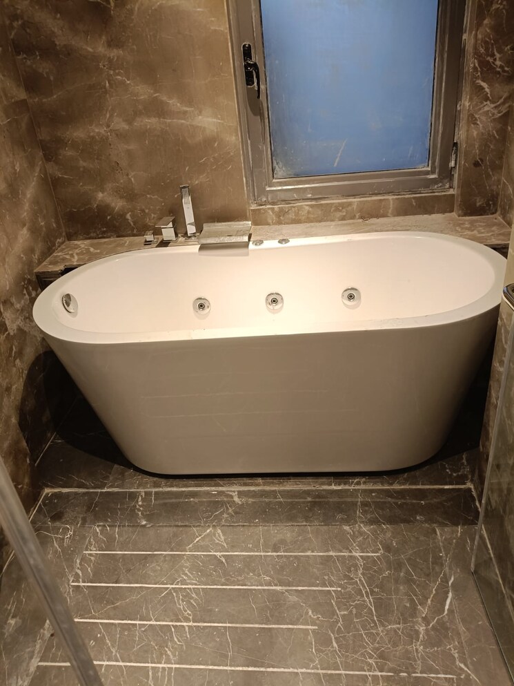 Bathroom, rustomjee-crown 4 Bedroom 2132 Sq.Ft. Apartment In Prabhadevi Mumbai 8023483