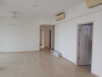 Room in 5 BHK Apartment at Pioneer Park Presidia, Sector 62 – for Rent