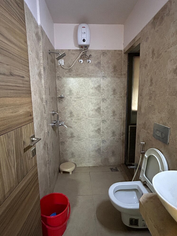 Bathroom, madhav-palacia 2 Bedroom 727 Sq.Ft. Apartment In Ghodbunder Road Thane 8023500