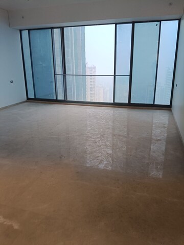 Room in 4 BHK Apartment at Rustomjee Crown, Prabhadevi – for Rent