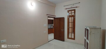 Room in 2 BHK Independent House at Gomti Nagar – for Rent
