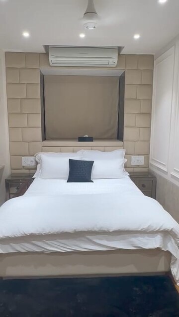 Bedroom in 1 BHK Apartment at Juhu – for Rent