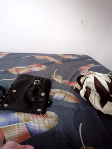 Parking in 1 RK Independent House at Gomti Nagar – for Rent