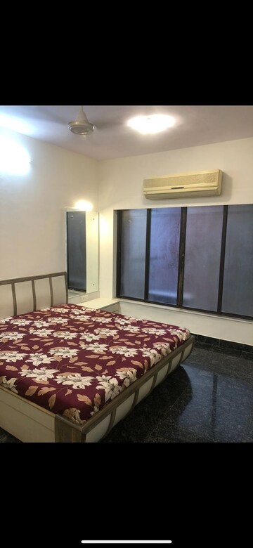 Bedroom in 4 BHK Apartment at Juhu – for Rent