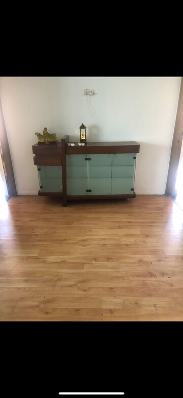 Bedroom in 4 BHK Apartment at Juhu – for Rent