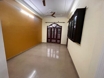 Room in 2 BHK Independent House at Gomti Nagar – for Rent