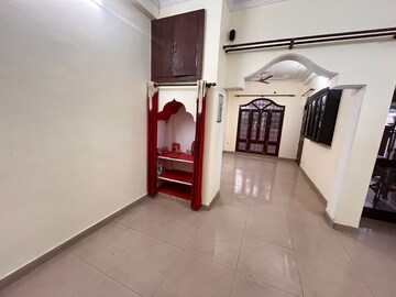 Parking in 2 BHK Independent House at Gomti Nagar – for Rent