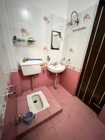 Bathroom in 2 BHK Independent House at Gomti Nagar – for Rent