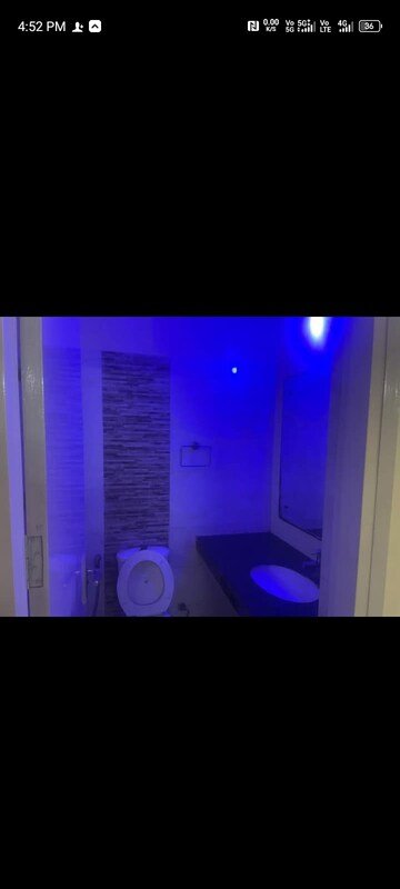 Master Bedroom in 2 BHK Apartment at Sector 25 – for Rent