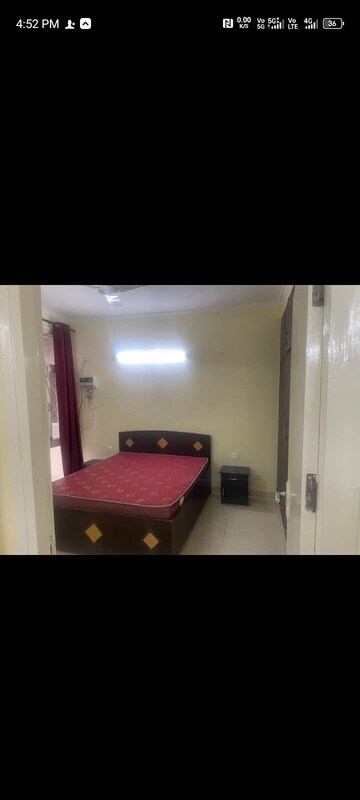 Bedroom in 2 BHK Apartment at Sector 25 – for Rent
