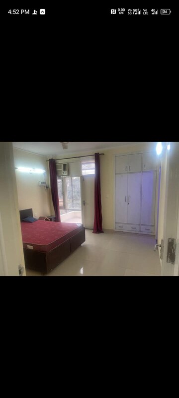 Room in 2 BHK Apartment at Sector 25 – for Rent