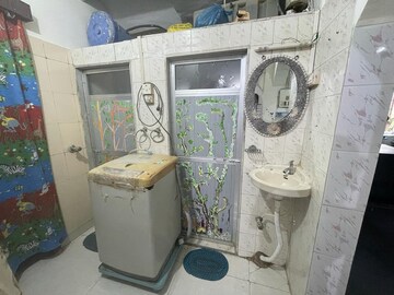 Attached Bathroom in 2 BHK Apartment at Chaudhary Deshraj Complex, Sector 22 – for Rent