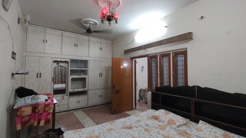 Master Bedroom in 1 BHK Independent House at Gomti Nagar – for Rent