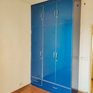 Room in 2 BHK Apartment at Gomti Nagar – for Rent