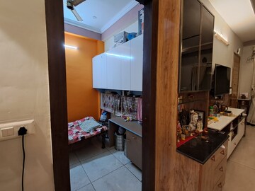 Room in 4 BHK Apartment at Jayanagar – for Sale