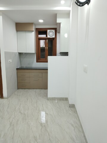 Room in 1 BHK Apartment at Panchsheel Vihar – for Rent