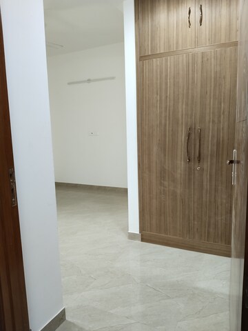 Room in 2 BHK Apartment at Panchsheel Vihar – for Rent