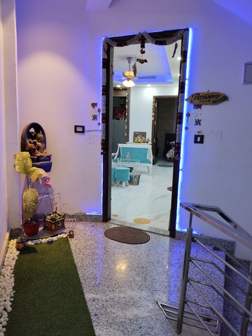 Room in 2 BHK Apartment at Shivalik Colony – for Rent