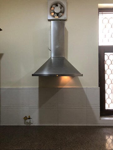 Master Bedroom in 4 BHK Independent House at RWA Apartments Sector 50, Sector 50 – for Rent