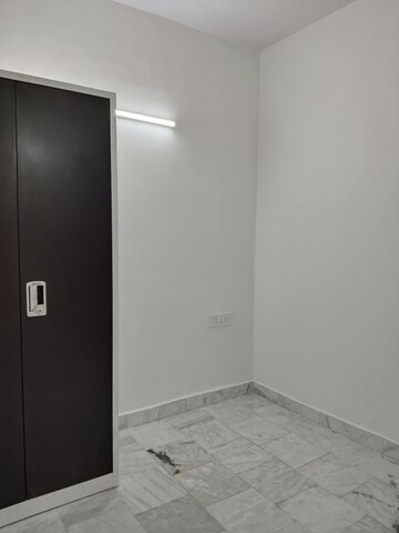 Room in 2 BHK Apartment at Khirki Extension – for Rent