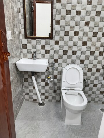 Bathroom in 2 BHK Apartment at Khirki Extension – for Rent