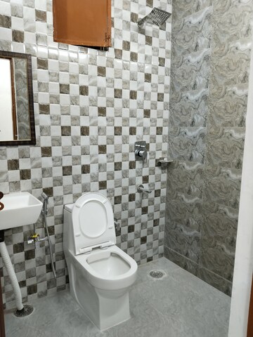Bathroom in 2 BHK Apartment at Khirki Extension – for Rent