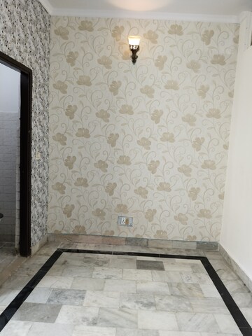 Room in 2 BHK Apartment at Khirki Extension – for Rent