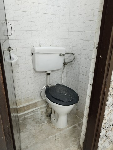 Bathroom in 2 BHK Apartment at Khirki Extension – for Rent
