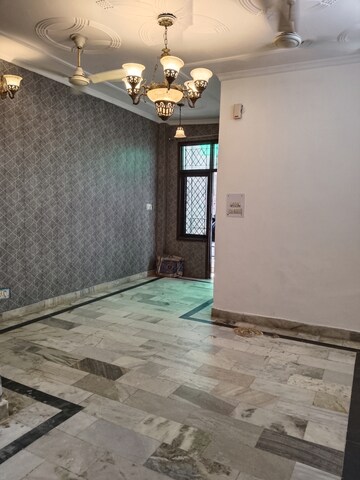 Room in 2 BHK Apartment at Khirki Extension – for Rent