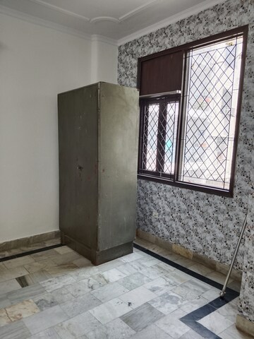Room in 2 BHK Apartment at Khirki Extension – for Rent