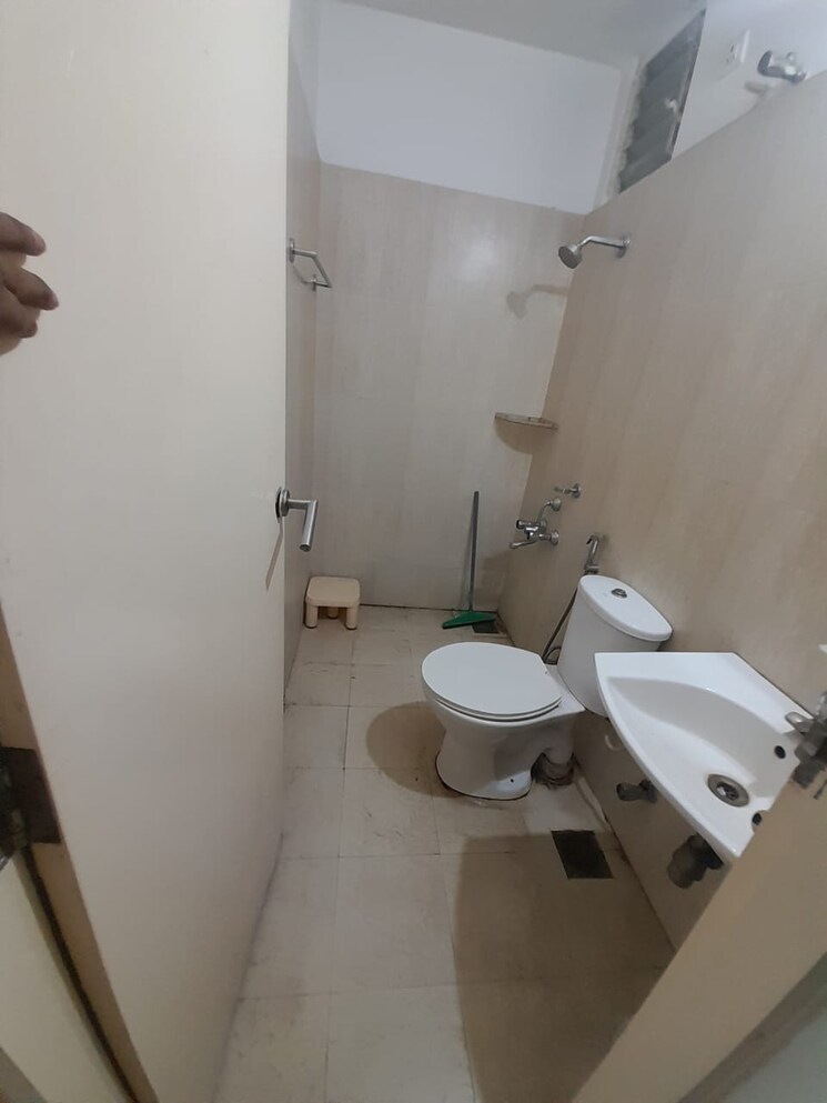Bathroom, godrej-garden-city 2 Bedroom 1150 Sq.Ft. Apartment In Jagatpur Ahmedabad 8024152