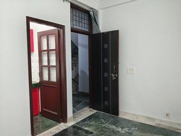 Room in 1 BHK Apartment at Khirki Extension – for Rent