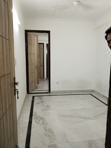 Room in 1 BHK Apartment at Khirki Extension – for Rent